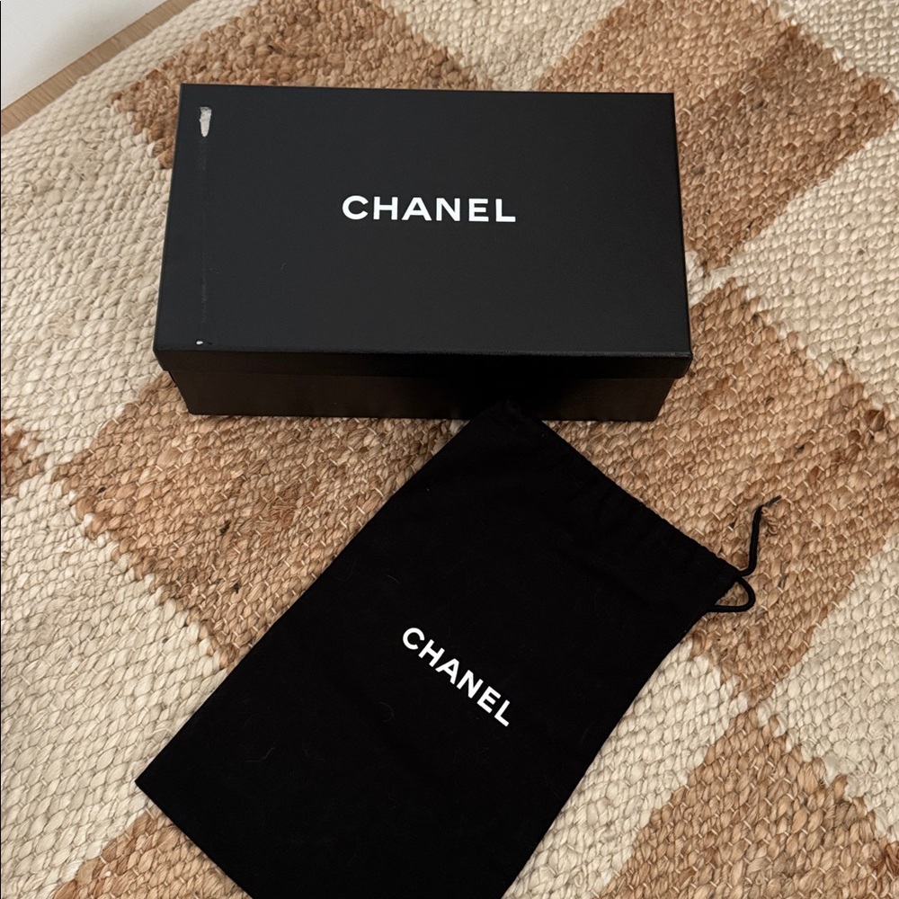 *SOLD* Authentic CHANEL Black Lambskin Patent Ballerina Flats sz 39 - Picture 11 of 12